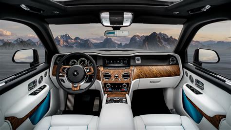 rolls royce cullinan inside.